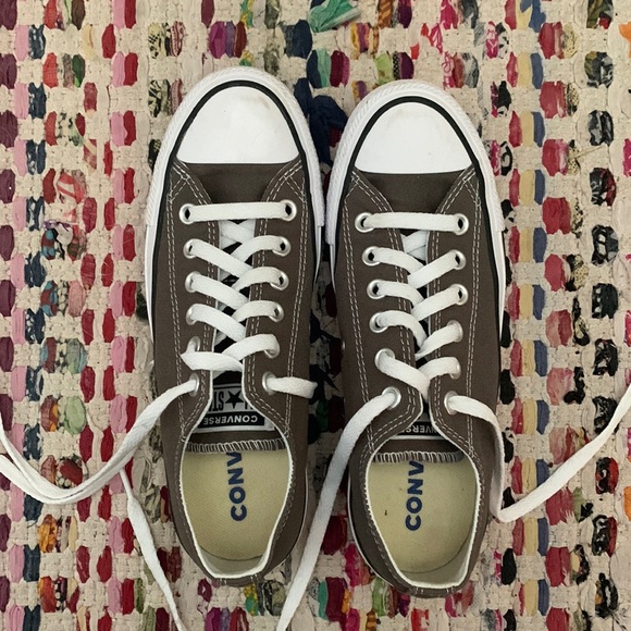 Converse - Picture 1 of 2